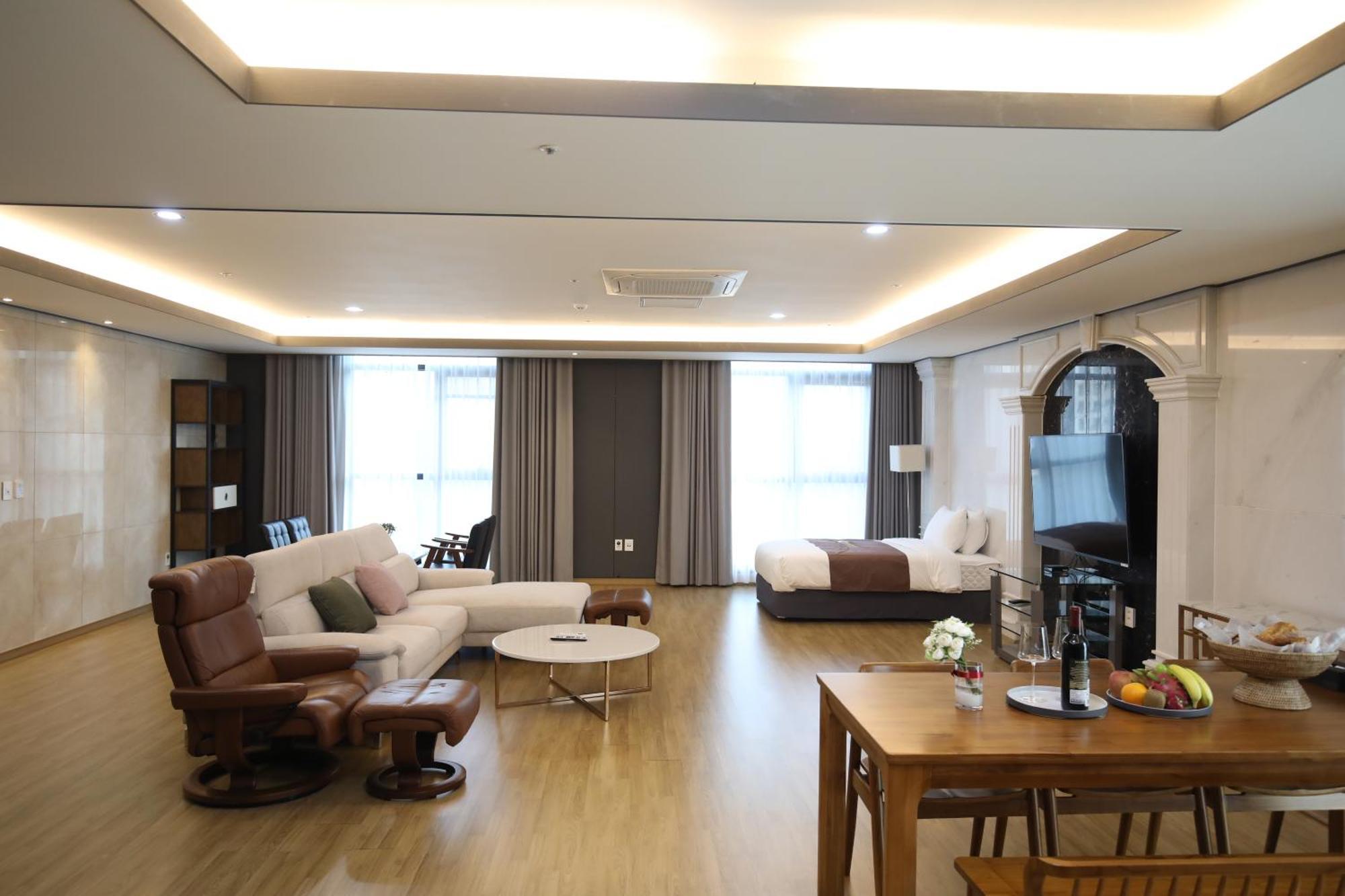 Benikea Hotel Seosan Exteriör bild